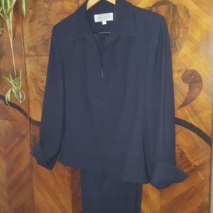 2 peice navy pant suit fully lined